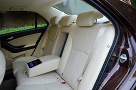 2013款比亚迪思锐1.5TID尊贵型试驾实拍