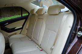 2013款比亚迪思锐1.5TID尊贵型试驾实拍