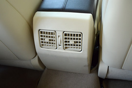 2013款比亚迪思锐1.5TID尊贵型试驾实拍