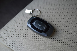 2013款比亚迪思锐1.5TID尊贵型试驾实拍