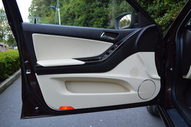 2013款比亚迪思锐1.5TID尊贵型试驾实拍