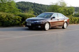 2013款比亚迪思锐1.5TID尊贵型试驾实拍