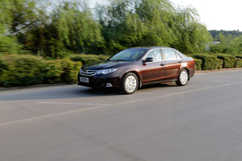 2013款比亚迪思锐1.5TID尊贵型试驾实拍