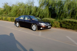 2013款比亚迪思锐1.5TID尊贵型试驾实拍