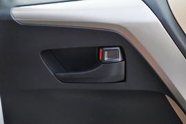 2013款丰田全新RAV4
