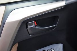 2013款丰田全新RAV4