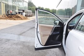 2013款丰田全新RAV4