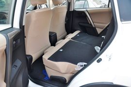2013款丰田全新RAV4