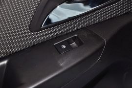 2013款雪佛兰科鲁兹掀背车1.6T手自一体版