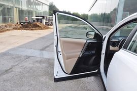 2013款丰田全新RAV4