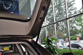 2013款比亚迪S6白金版2.4L手动尊贵型