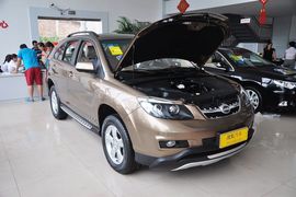 2013款比亚迪S6白金版2.4L手动尊贵型