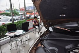 2013款比亚迪S6白金版2.4L手动尊贵型