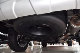 2013款比亚迪S6白金版2.4L手动尊贵型