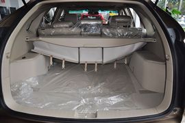 2013款比亚迪S6白金版2.4L手动尊贵型