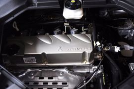 2013款比亚迪S6白金版2.4L手动尊贵型