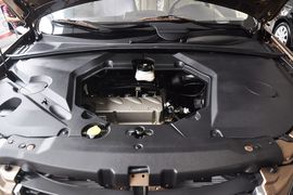 2013款比亚迪S6白金版2.4L手动尊贵型