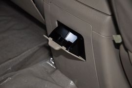 2013款比亚迪S6白金版2.4L手动尊贵型