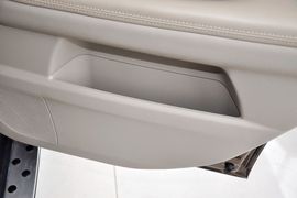 2013款比亚迪S6白金版2.4L手动尊贵型