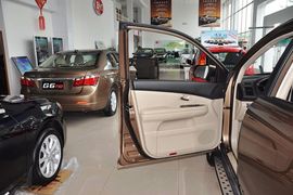 2013款比亚迪S6白金版2.4L手动尊贵型