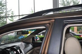 2013款比亚迪S6白金版2.4L手动尊贵型
