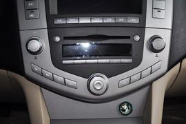 2013款比亚迪S6白金版2.4L手动尊贵型