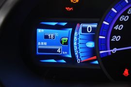 2013款比亚迪S6白金版2.4L手动尊贵型
