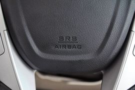 2013款比亚迪S6白金版2.4L手动尊贵型