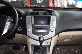 2013款比亚迪S6白金版2.4L手动尊贵型