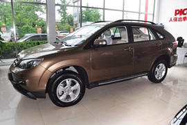 2013款比亚迪S6白金版2.4L手动尊贵型