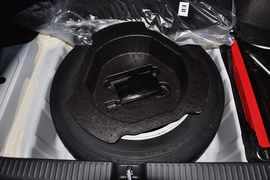 2013款丰田锐志2.5L基本型到店实拍