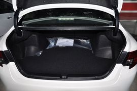 2013款丰田锐志2.5L基本型到店实拍