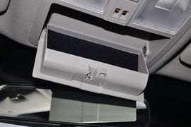 2013款丰田锐志2.5L基本型到店实拍