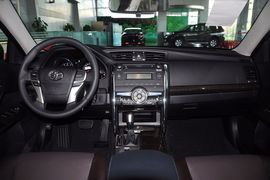 2013款丰田锐志2.5L基本型到店实拍