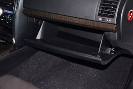 2013款丰田锐志2.5L基本型到店实拍