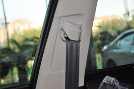 2013款丰田锐志2.5L基本型到店实拍