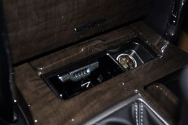 2013款丰田锐志2.5L基本型到店实拍