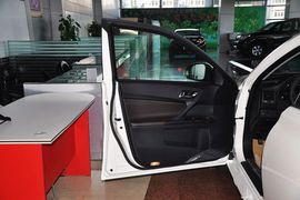 2013款丰田锐志2.5L基本型到店实拍