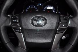 2013款丰田锐志2.5V尚锐导航版