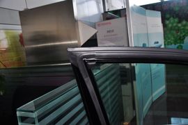 2013款丰田锐志2.5V尚锐导航版