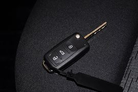 2014款斯柯达明锐1.6L手动逸杰版