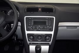 2014款斯柯达明锐1.6L手动逸杰版