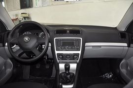 2014款斯柯达明锐1.6L手动逸杰版