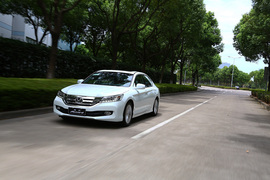 2013款第九代雅阁外出试驾