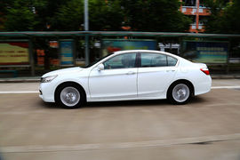 2013款第九代雅阁外出试驾