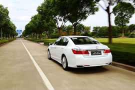 2013款第九代雅阁外出试驾