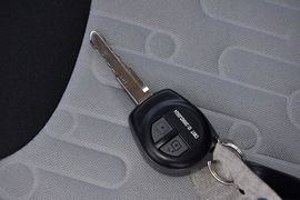 2013款铃木奥拓1.0L手动20周年限量版