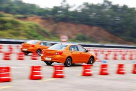 2014款比亚迪秦试驾