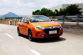 2014款比亚迪秦试驾