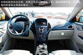 2014款比亚迪秦试驾